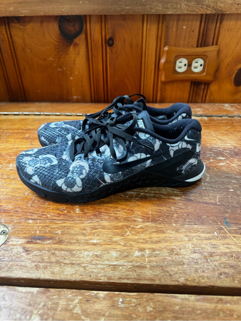 Nike Black & White Floral Print Training Sneakers